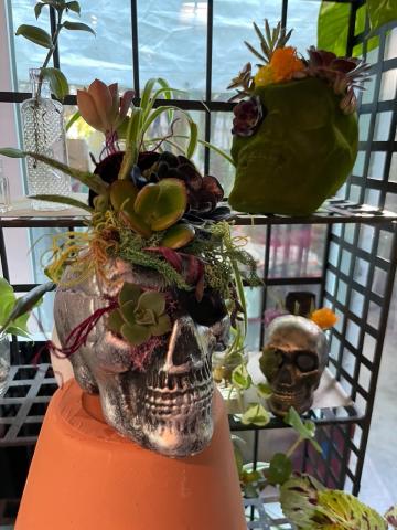 Halloween Skull Centerpiece sample