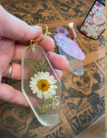 UV Resin Pressed Flower Keychain