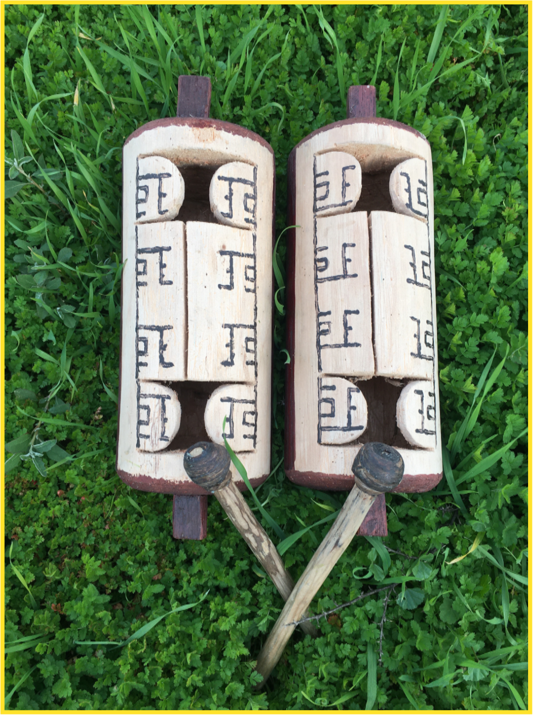 Picture of a Brazilian musical instrument made from bamboo: Manguaré