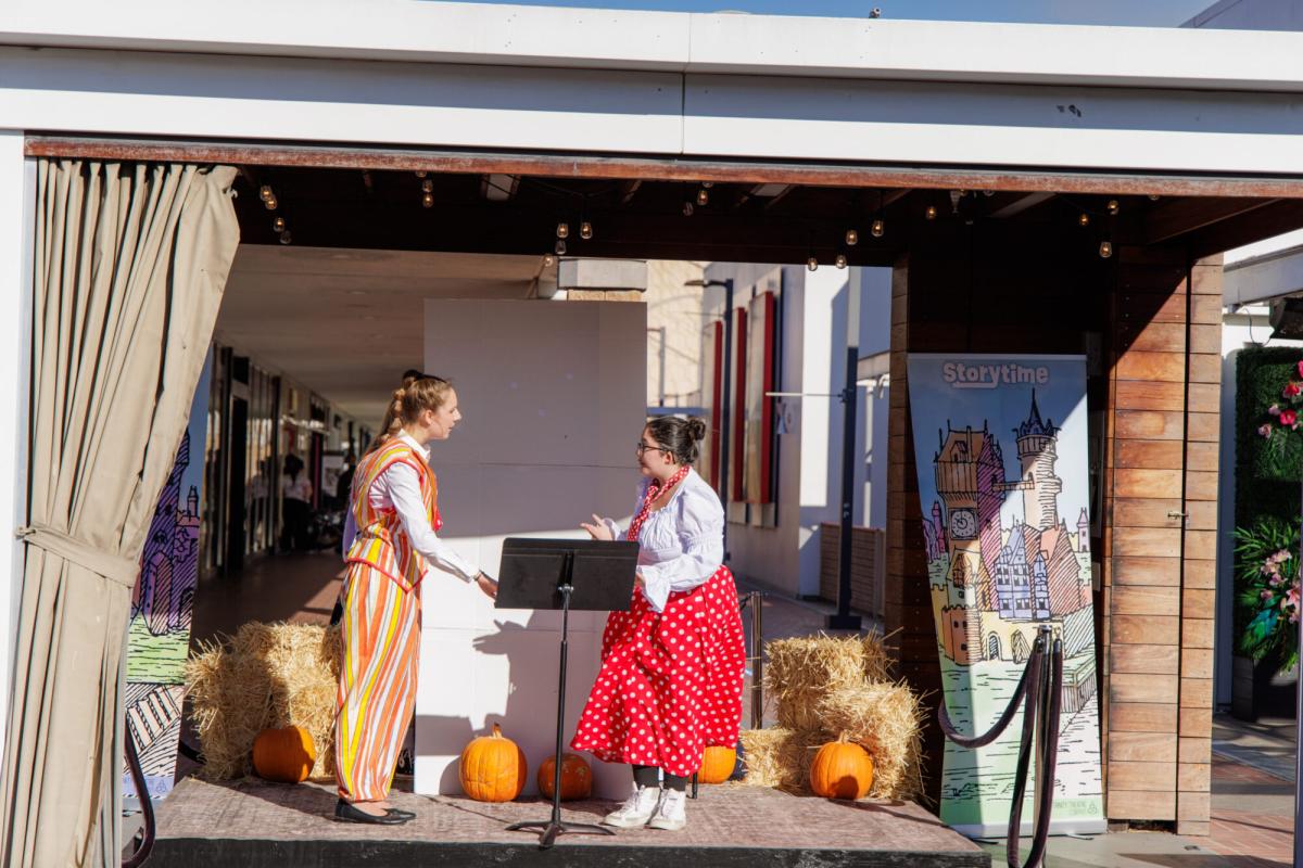 Trinity Theater actors perform The Little Red Hen.