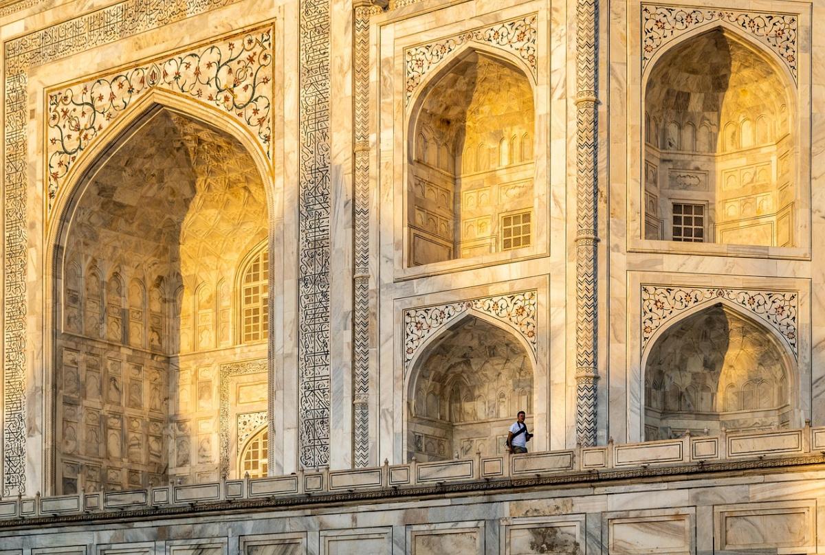Close-up image of section of Taj Mahal